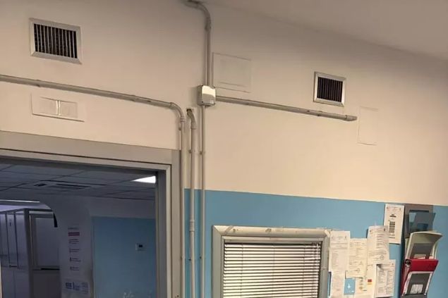 Al Pronto soccorso di Rossano distrugge gli arredi e colpisce una guardia giurata