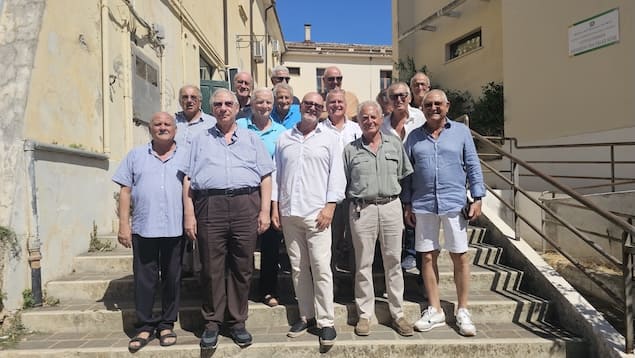 Cinquant’anni dopo il diploma, la 5ª B si ritrova: “L’amicizia resta”