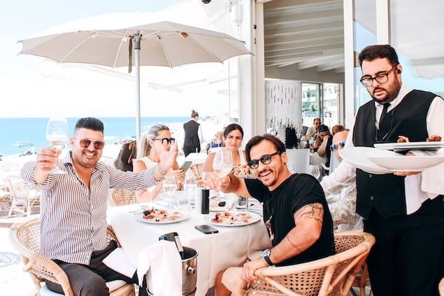 Domeniche Riva, quando il pranzo vista mare diventa un’esperienza